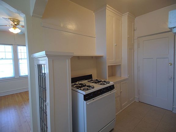 3rd image of 1717 E Newton Ave #22