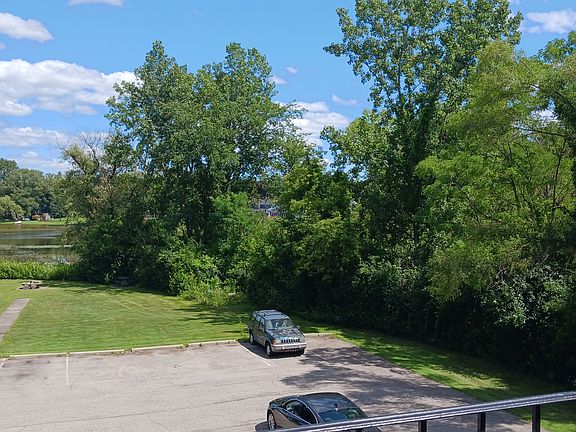 2nd image of 1476 Oakshade St APT 208