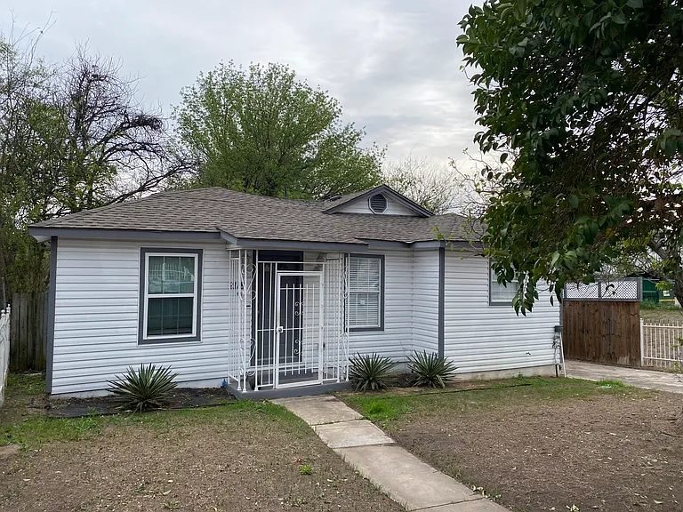 2118 Burnet St — Photo 3
