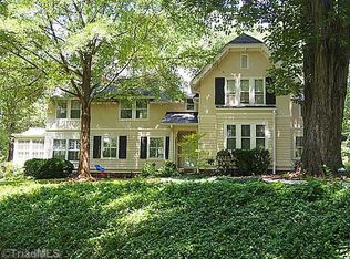 206 Meadowbrook Ter, Greensboro, NC 27408