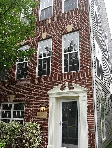 44293 Suscon Sq — Photo 1