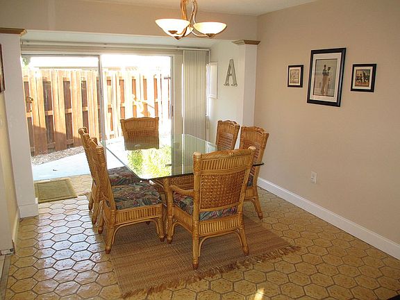 4th image of 231 Hourglass Way #V-5