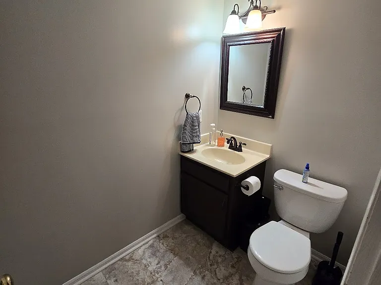 downstair half bathroom