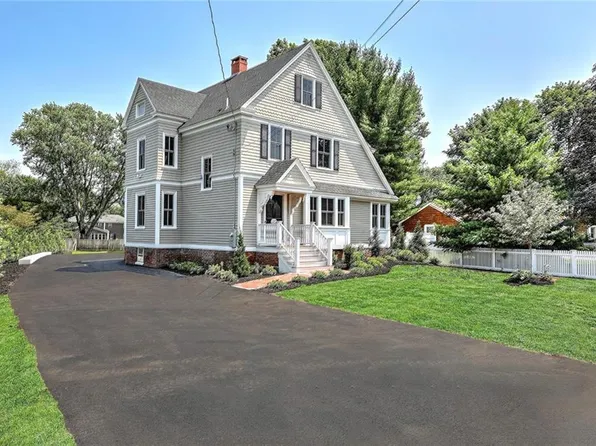 72 Rumstick Rd, Barrington, RI 02806