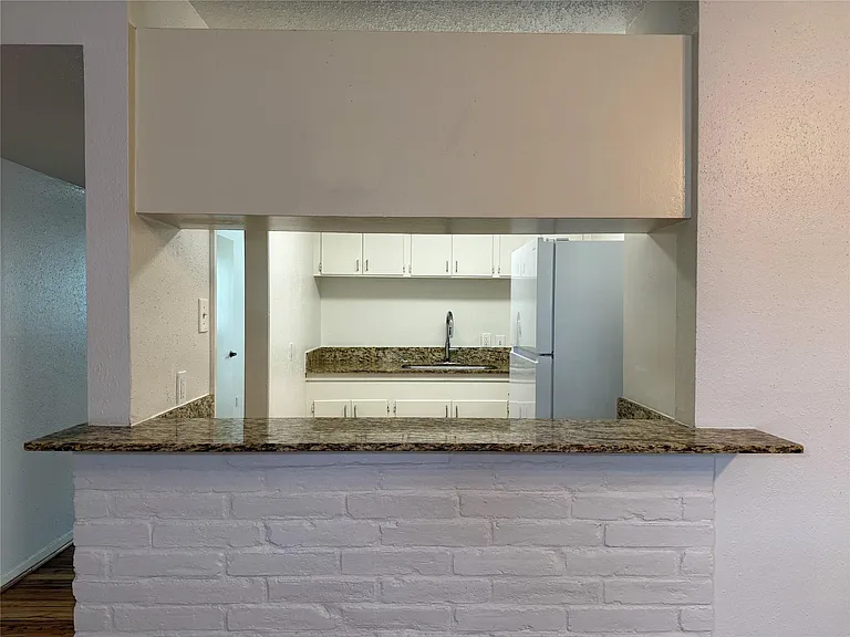 1801 Cortlandt St #17 — Photo 15