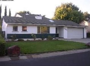 1251 Pear Dr, Concord, CA 94518