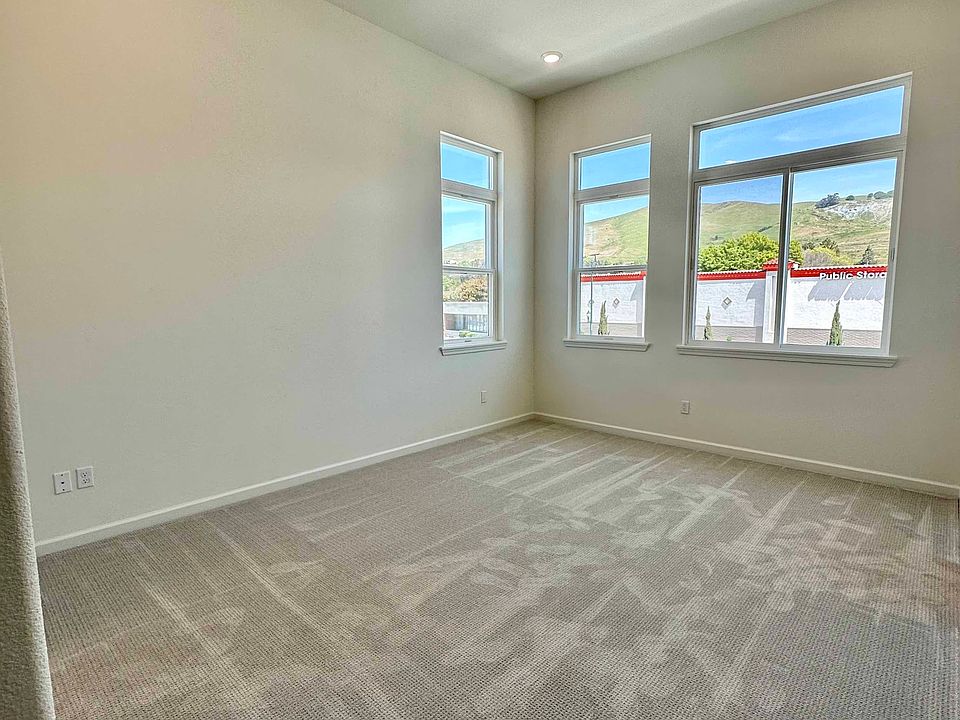 1st image of 29800 Mission Blvd #11