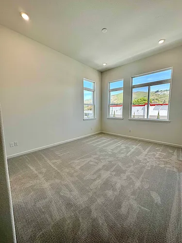 29800 Mission Blvd #11 Photo 1