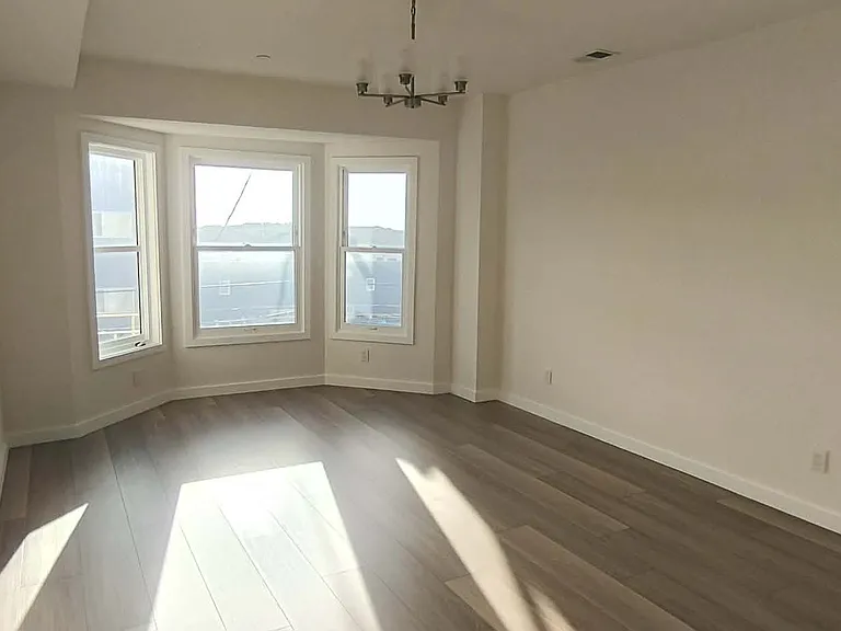 La Playa Apartments — Photo 20