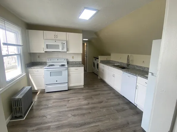370 Manchester St Unit 2, Manchester, NH 03103