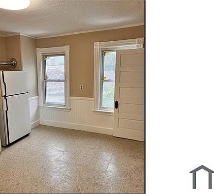 3rd image of 407 Water St APT 4