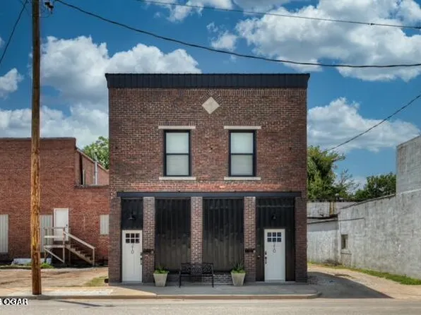 210 N Madison St APT A, Webb City, MO 64870