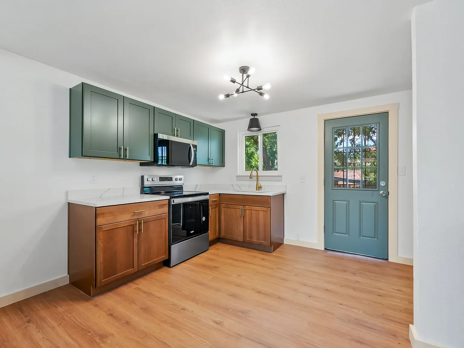3 bed, 1625 sqft, $2,250 — Photo 1