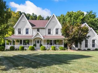 561 Hickory Ln, Charleston, IL 61920