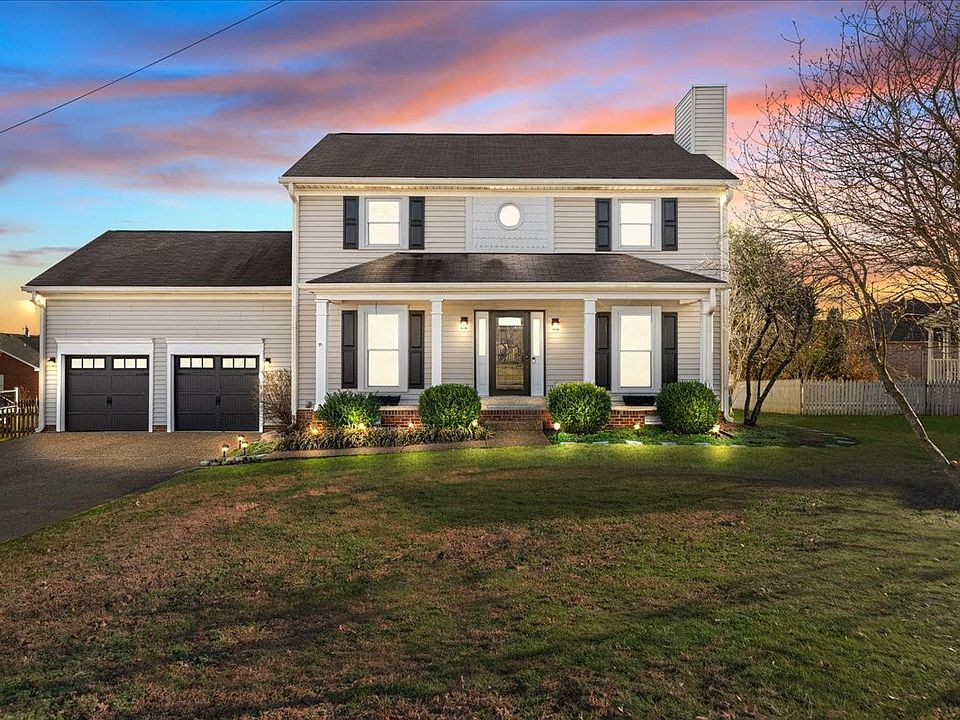 1st image of 143 Devonshire Trl