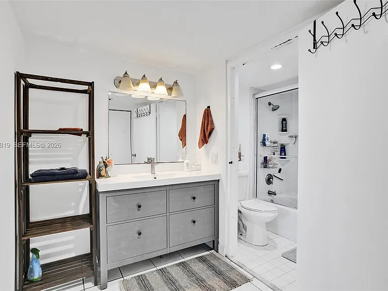 100 Bayview Dr #401 — Photo 17