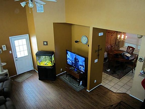 4th image of 10130 Hanover Dr