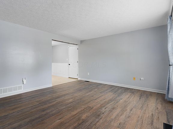5th image of 687 Cherryhaven Dr