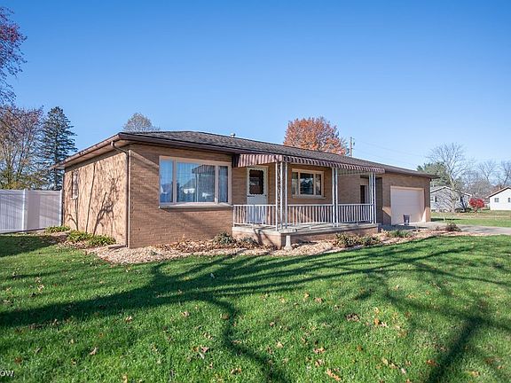 2nd image of 642 Jordan Dr NW