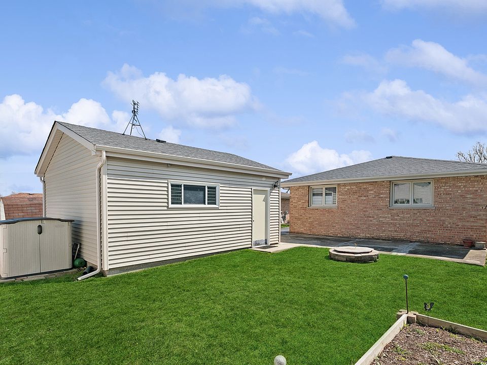 2nd image of 8904 167th Pl