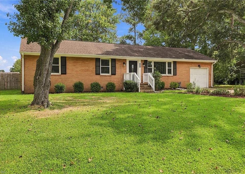 1st image of 2449 Deerfield Cres