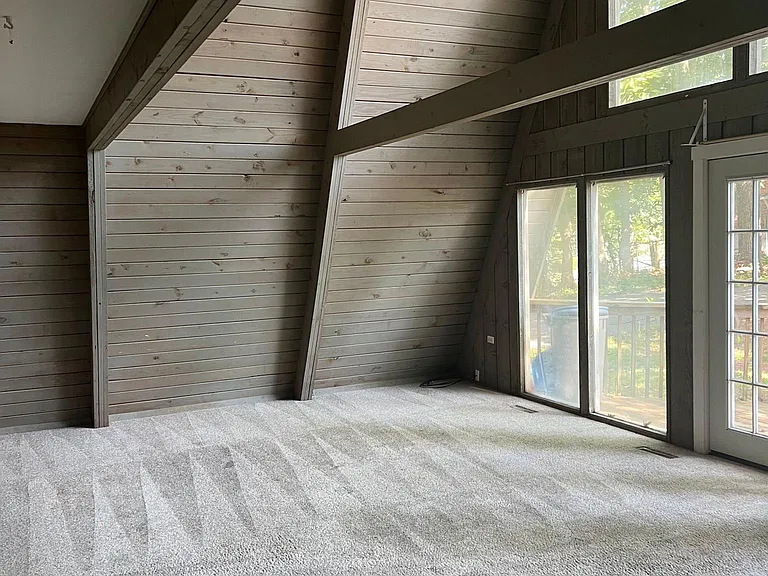 1806 Stanford Dr — Photo 2
