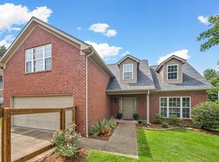 26 Twin Oaks Dr, Nashville, TN 37211