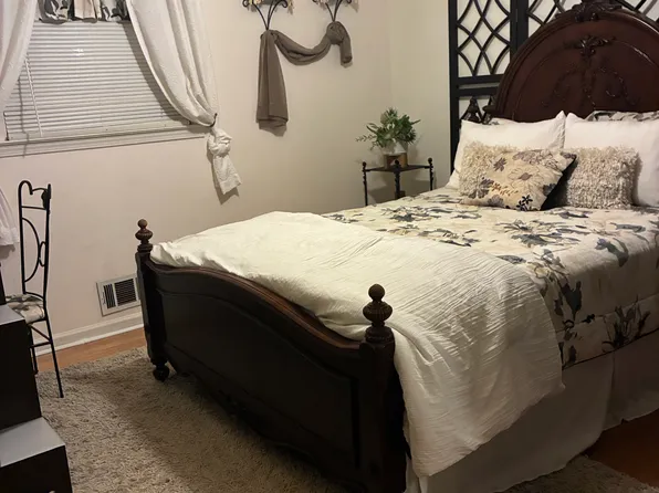4981 Mountain Valley Dr, Stone Mountain, GA 30088