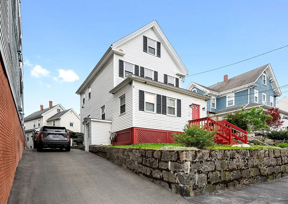 8 Walnut St #2