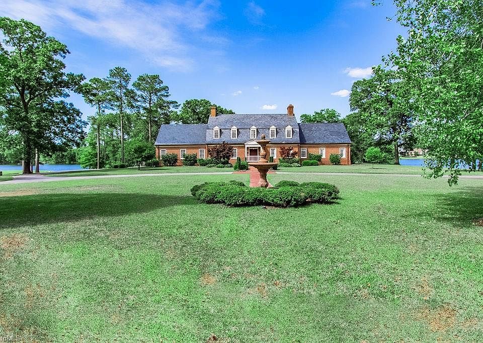 1st image of 631 Lake Shore Dr