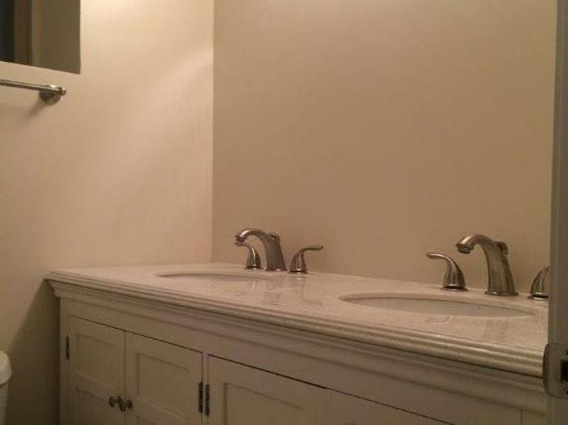 1st image of 633 W Arlington Pl