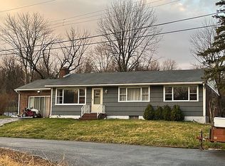 2575 Bart Garden Dr, Hellertown, PA 18055