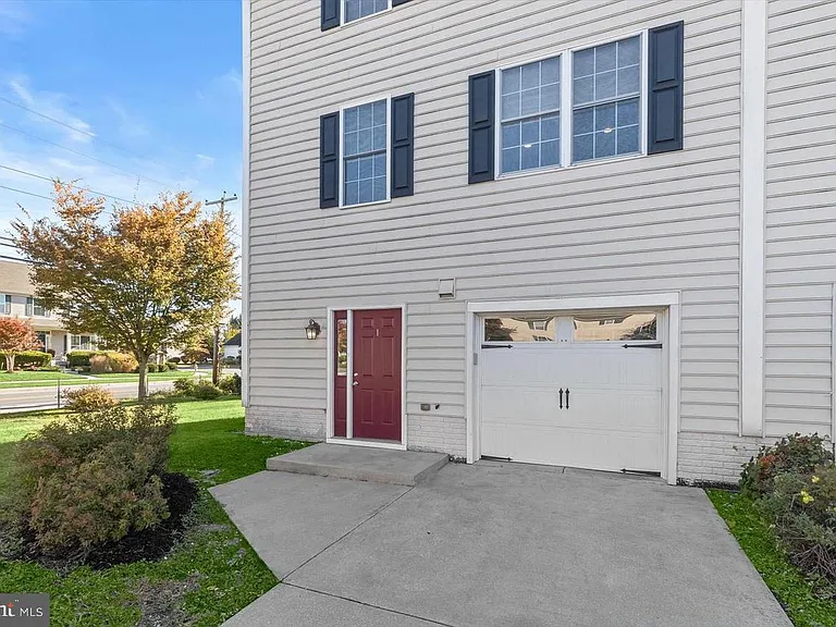 1 Karendale Ct — Photo 29