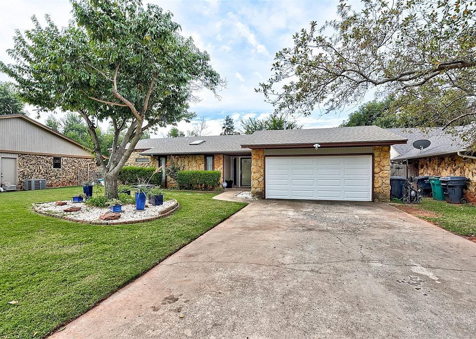 1st image of 2212 Red Elm Dr