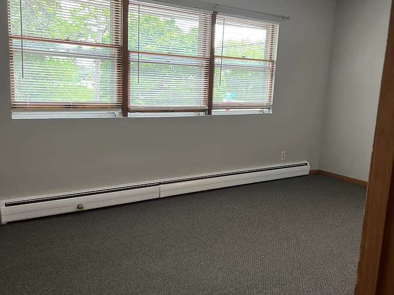 958 Manvel St #6 — Photo 3