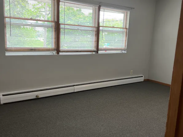 958 Manvel St APT 6, Saint Paul, MN 55114