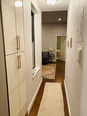 Rented by Bank Neary | media 42