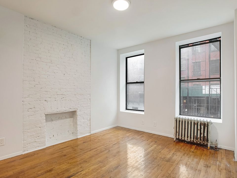 1st image of 358 W 47th St APT 3W