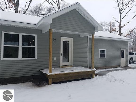 2nd image of 1738 Linden Ave