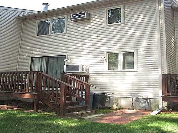 5th image of 500 E Greenwich Ave APT 127