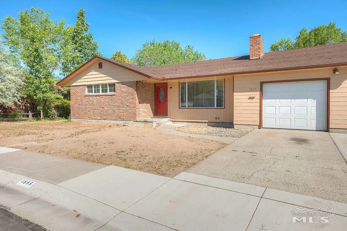 1565 Vulgamore Pl photo 1