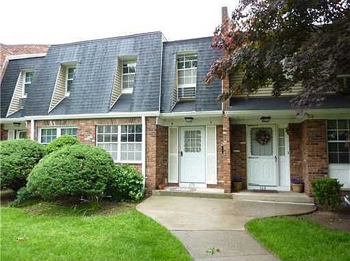 2nd image of 170 Doxbury Ln