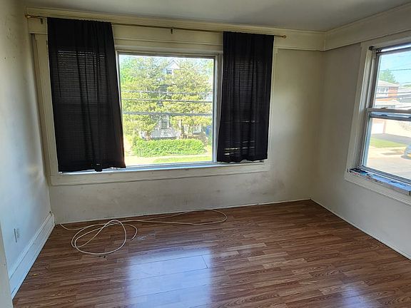 5th image of 423 Washington Ave Floor 2