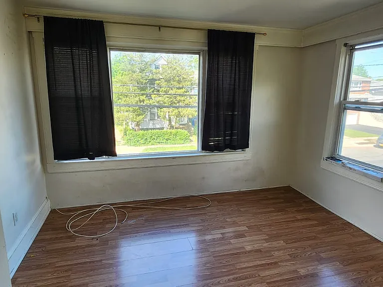 423 Washington Ave #2 — Photo 5