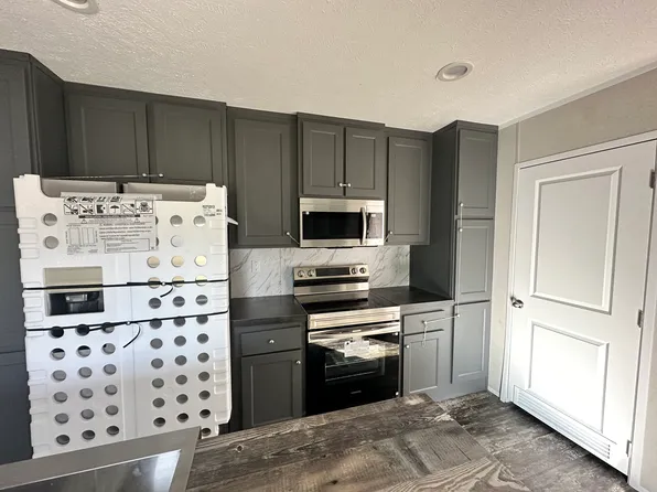 1043 J B Walker Rd, New Market, AL