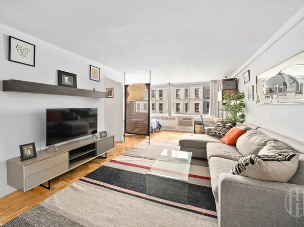 310 East 70th Street image 1 of 6