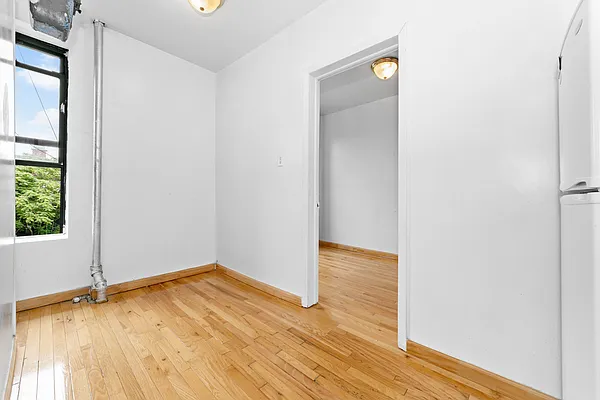 Rented by MNS | media 4