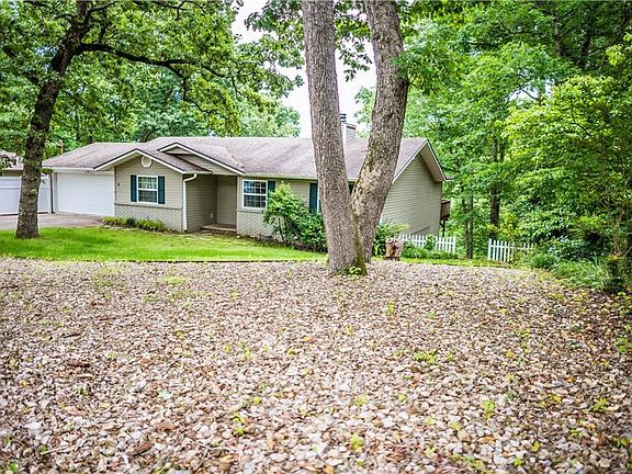 2nd image of 2 Bourton Ln
