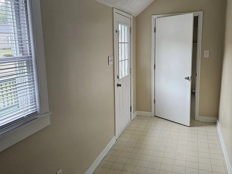 559 Bruton Dr NW — Photo 12