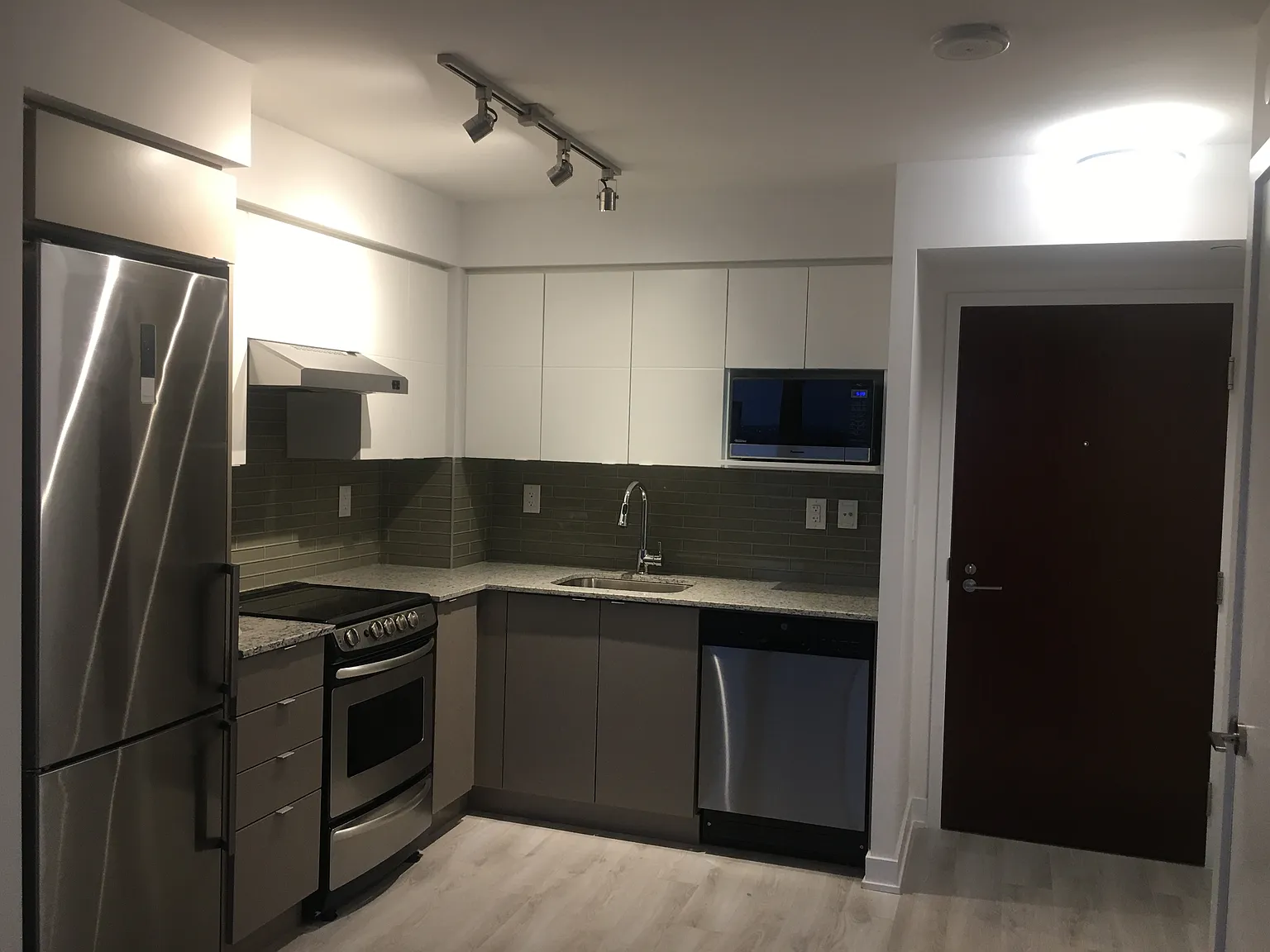 1 bed, 520 sqft, $1,995 — Photo 2